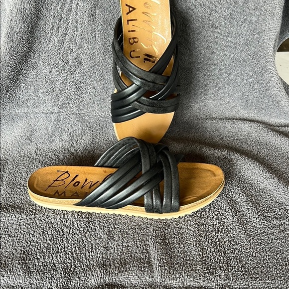 Blowfish Tan and Black Sandals Versatile and Chic - Picture 1 of 4